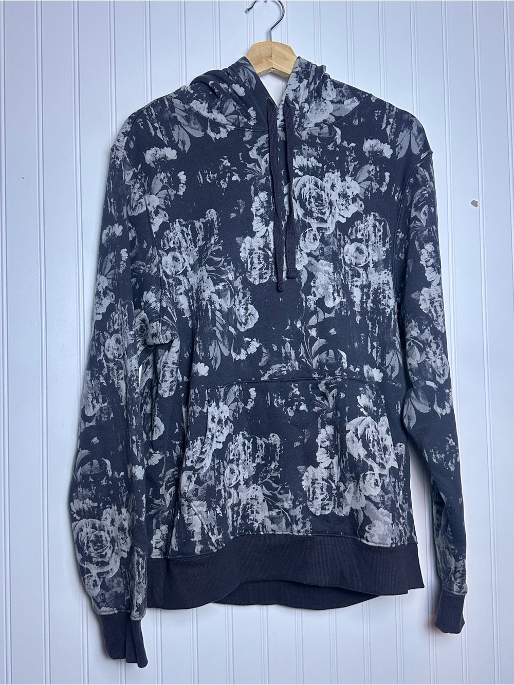 VRST Men's Classic Fleece Hoodie Monochromatic Floral Grey grey and black Medium - Picture 6 of 11